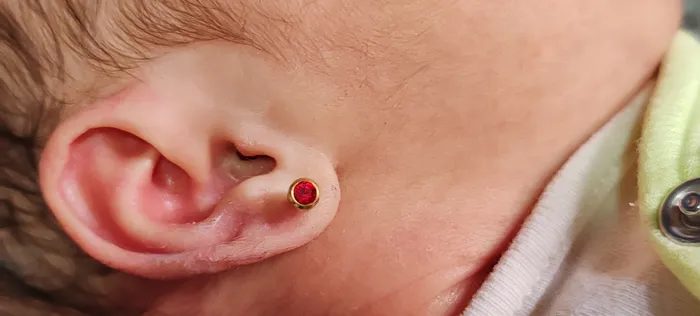 Perforación bebé método STUDEX — Zibá Piercings